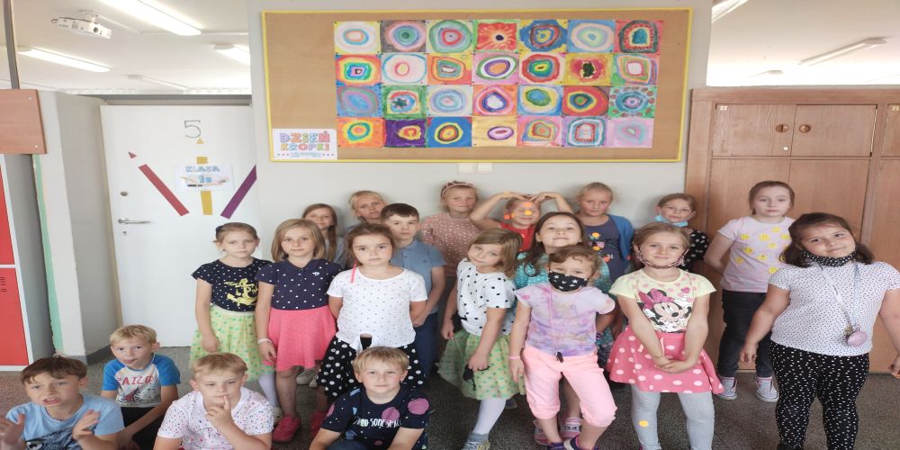 Szkoła Podstawowa nr 90 - dzień kropki